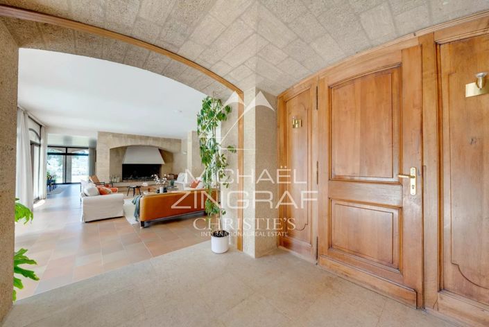 Image No.12-6 Bed House for sale