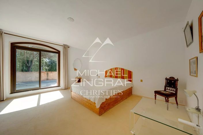 Image No.16-6 Bed House for sale