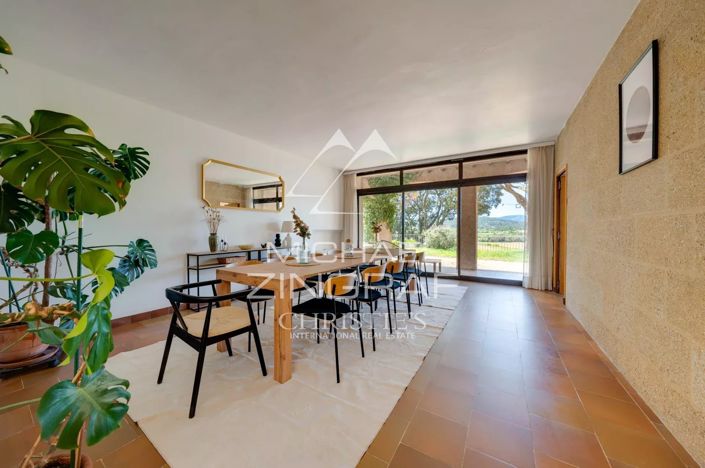 Image No.6-6 Bed House for sale