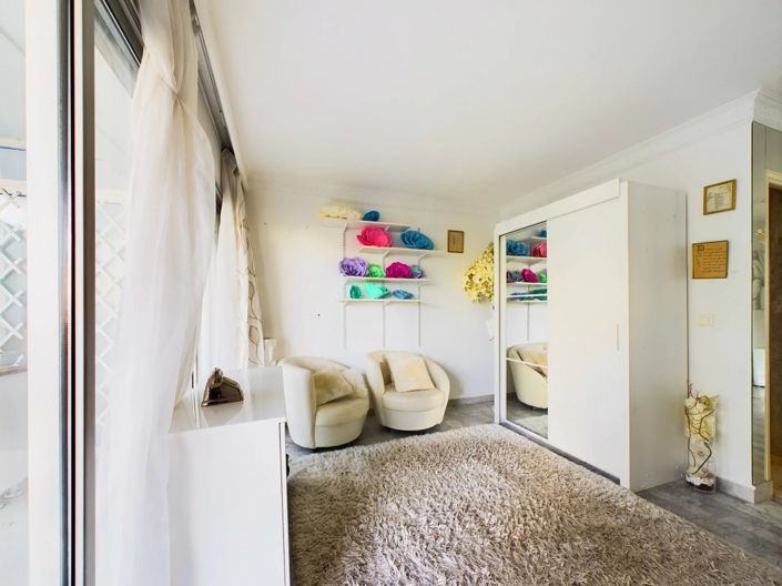 Image No.12-2 Bed Apartment for sale