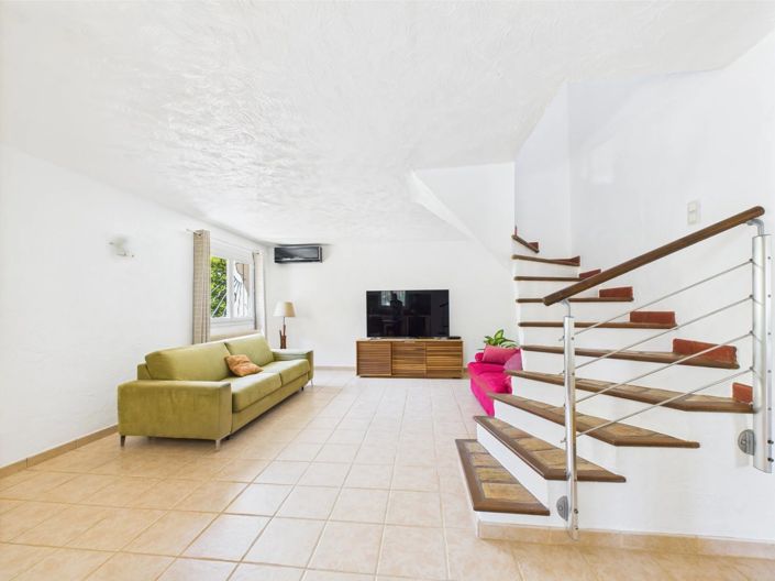 Image No.8-3 Bed House for sale
