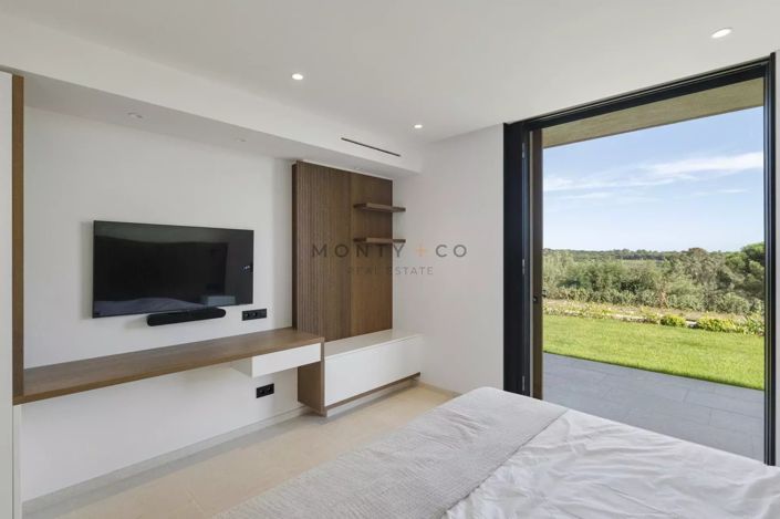 Image No.15-6 Bed House for sale