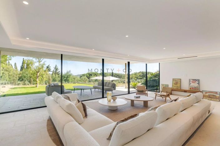 Image No.4-6 Bed House for sale