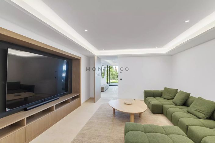 Image No.5-6 Bed House for sale