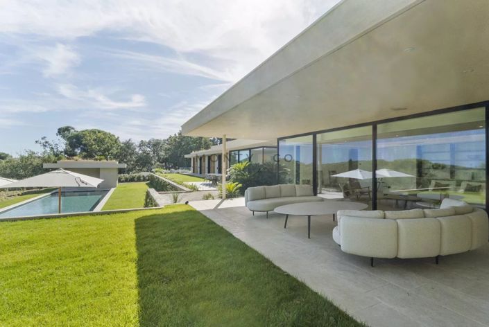 Image No.9-6 Bed House for sale