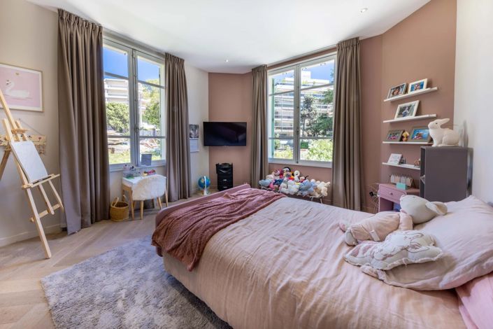 Image No.24-5 Bed House for sale