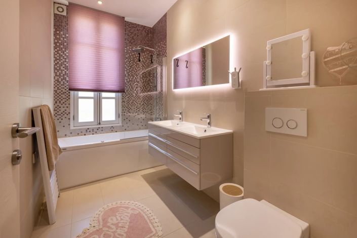 Image No.25-5 Bed House for sale