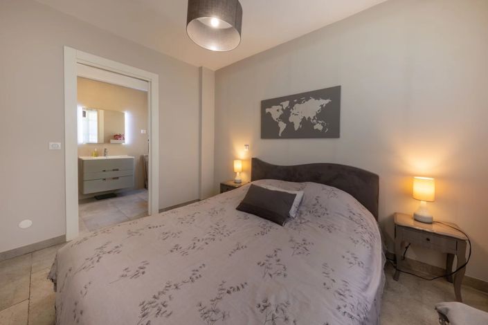 Image No.34-5 Bed House for sale
