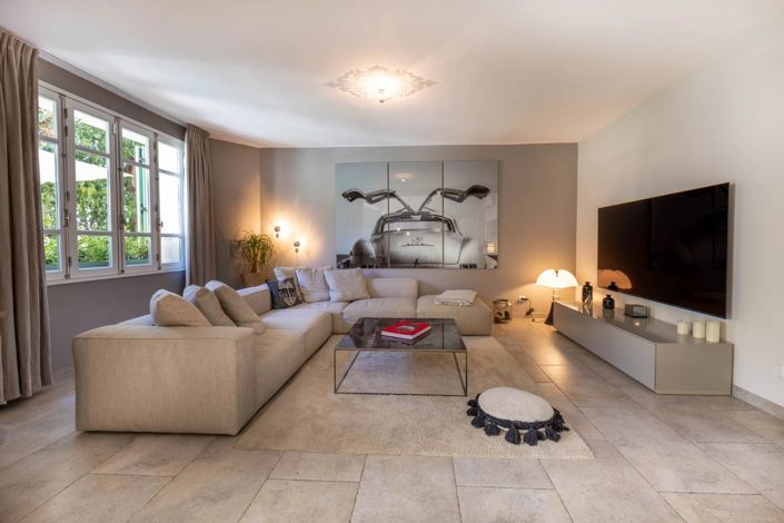 Image No.7-5 Bed House for sale