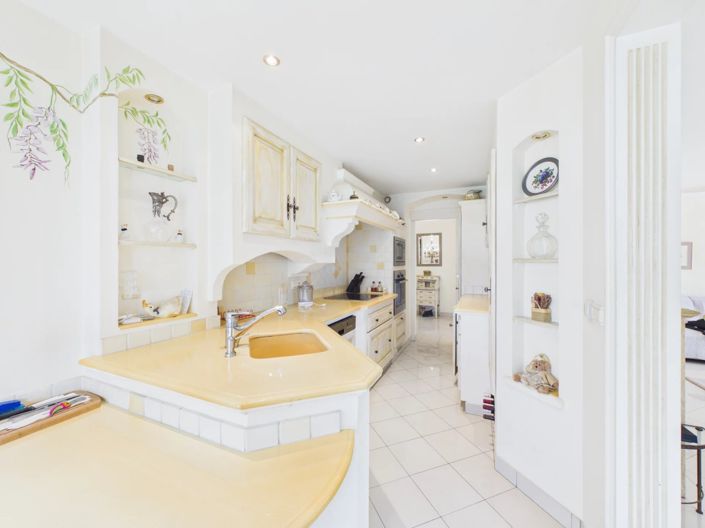 Image No.13-3 Bed Apartment for sale