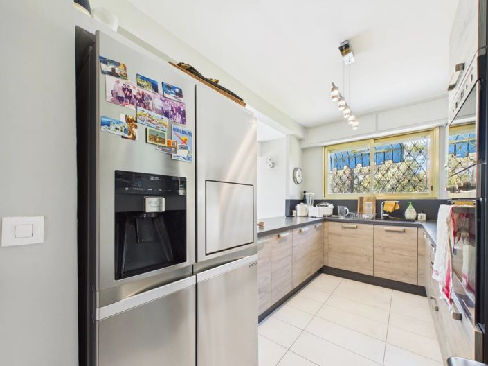 Image No.11-3 Bed Apartment for sale