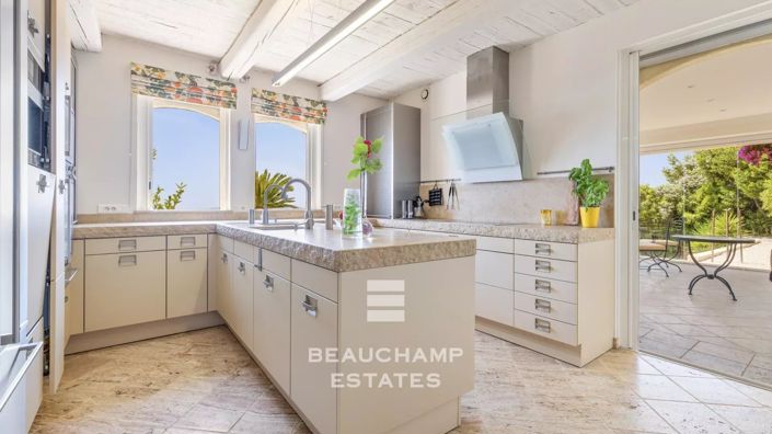 Image No.6-4 Bed House for sale