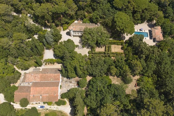 Image No.3-15 Bed Property for sale