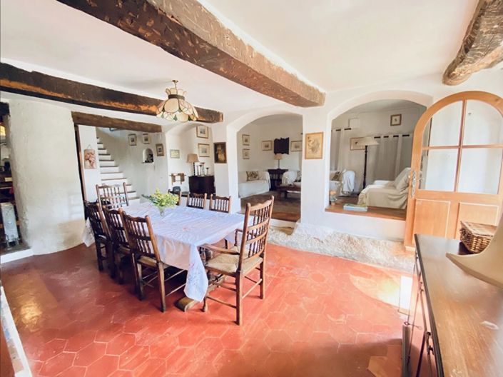 Image No.8-7 Bed House for sale