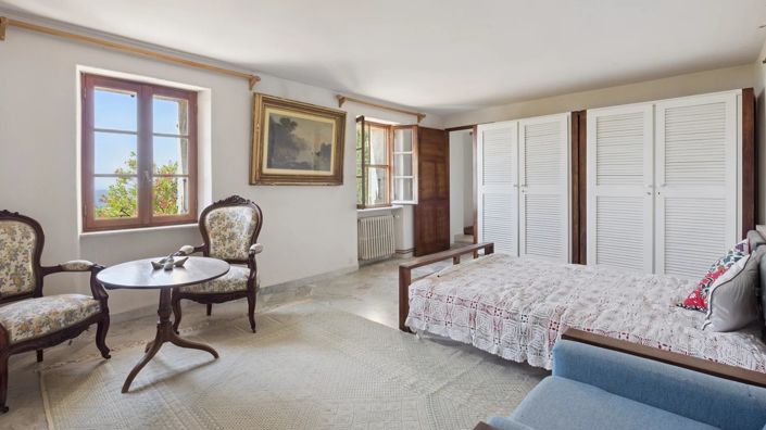 Image No.6-11 Bed House for sale