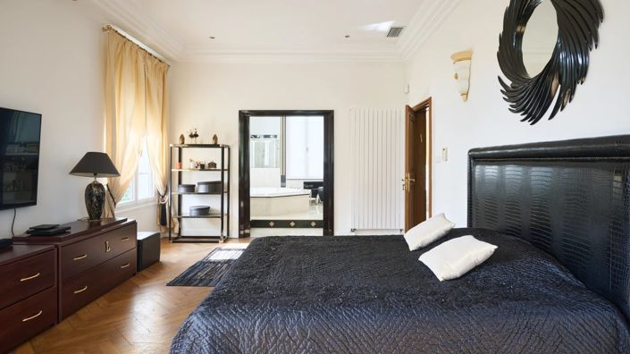 Image No.27-7 Bed House for sale
