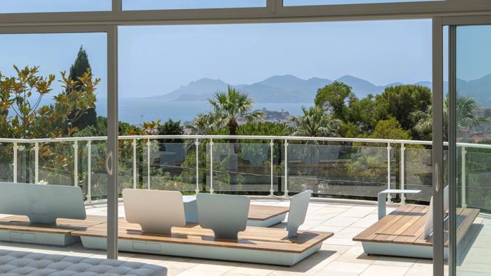 Image No.3-8 Bed House for sale