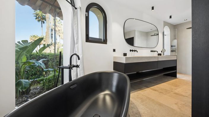Image No.7-6 Bed House for sale