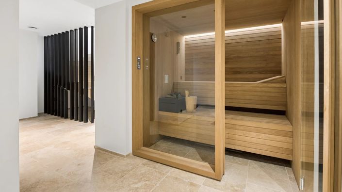 Image No.8-6 Bed House for sale