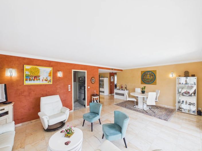 Image No.10-3 Bed Apartment for sale