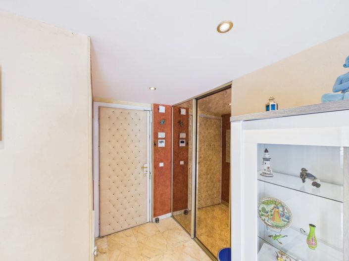Image No.12-3 Bed Apartment for sale