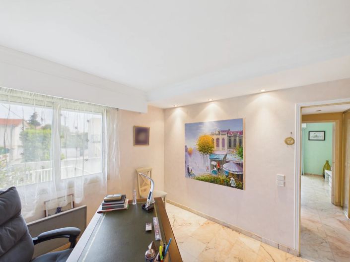 Image No.18-3 Bed Apartment for sale