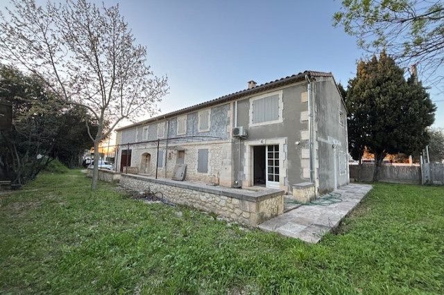 Image No.2-Maison de 4 chambres à vendre à Arles