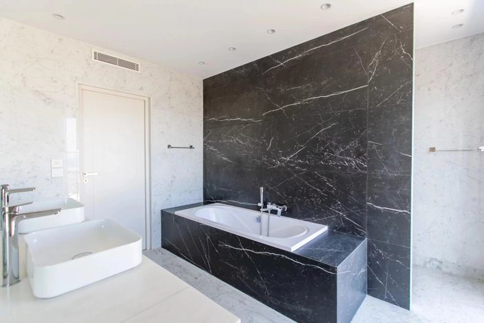 Image No.7-6 Bed House for sale