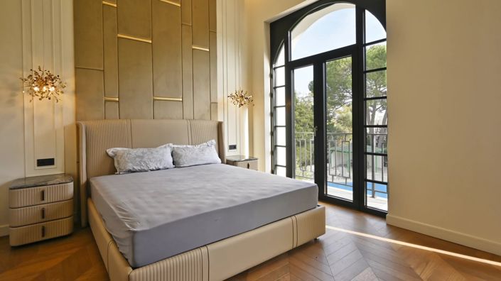 Image No.5-6 Bed House for sale