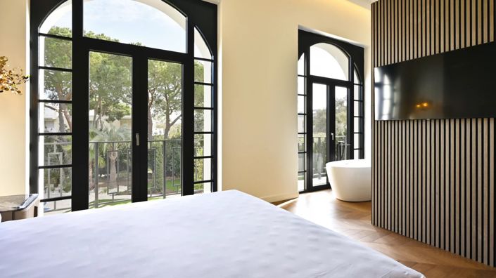 Image No.7-6 Bed House for sale
