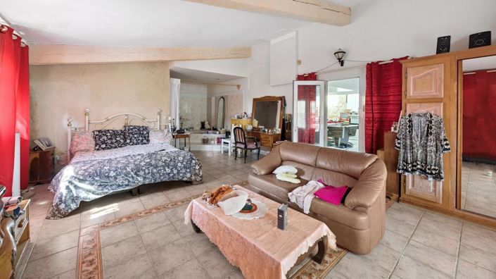 Image No.6-10 Bed House for sale