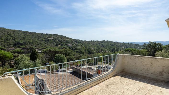 Image No.7-10 Bed House for sale