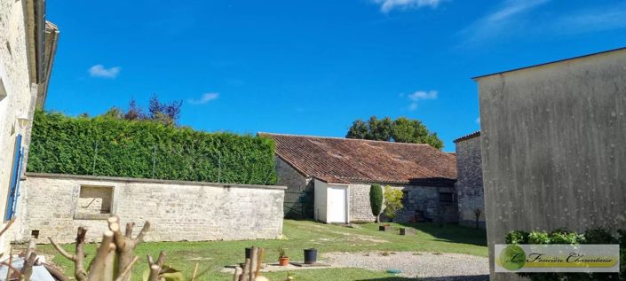 Image No.17-2 Bed House for sale