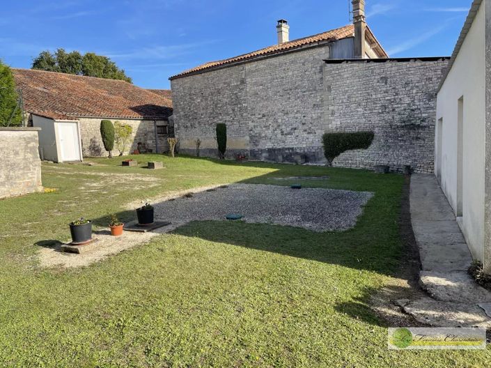 Image No.8-2 Bed House for sale