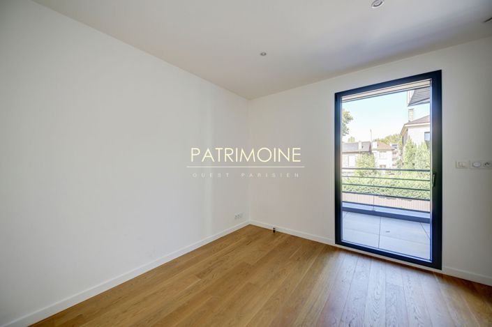 Image No.13-6 Bed House for sale
