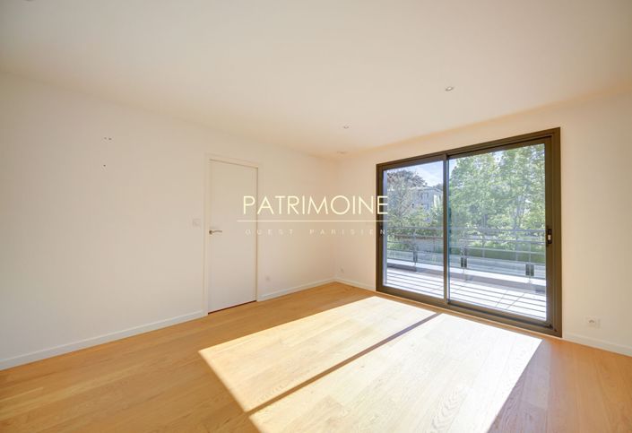 Image No.14-6 Bed House for sale