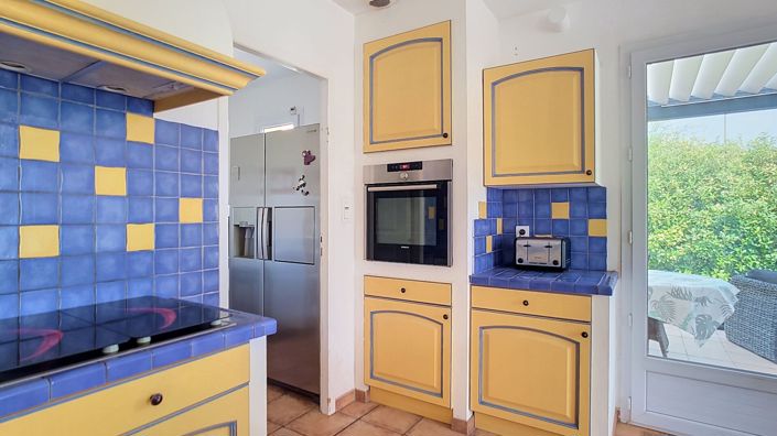 Image No.10-6 Bed House for sale