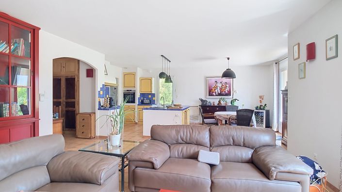 Image No.12-6 Bed House for sale