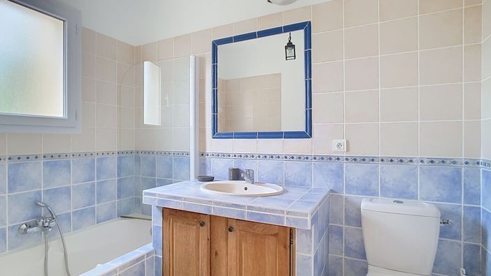Image No.20-6 Bed House for sale