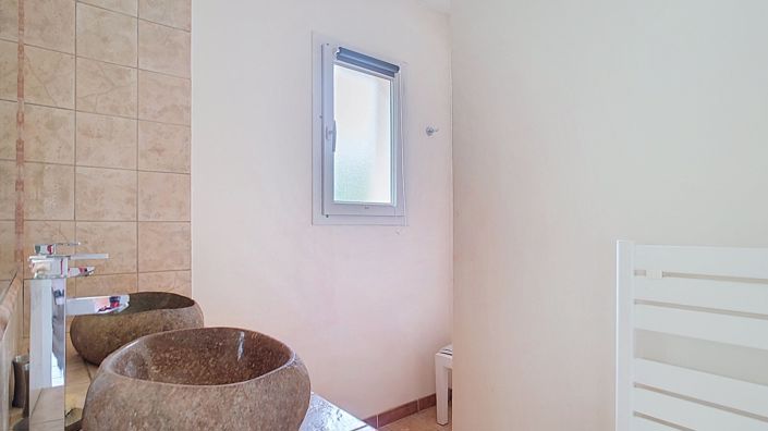 Image No.22-6 Bed House for sale