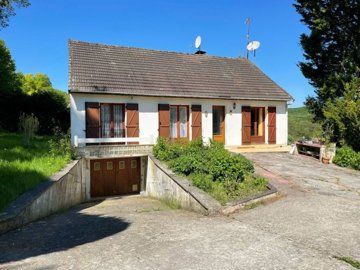 1 - Saint-Cyr-sur-Morin, House