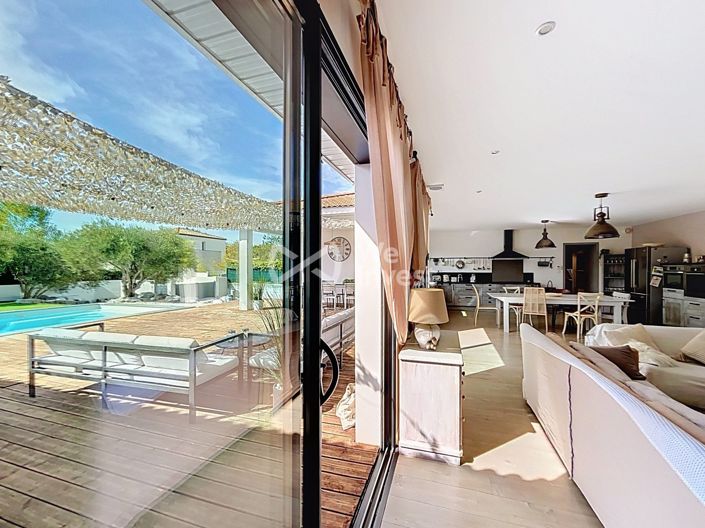 Image No.7-4 Bed House for sale
