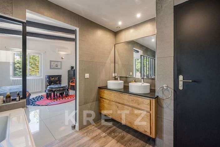 Image No.17-15 Bed House for sale
