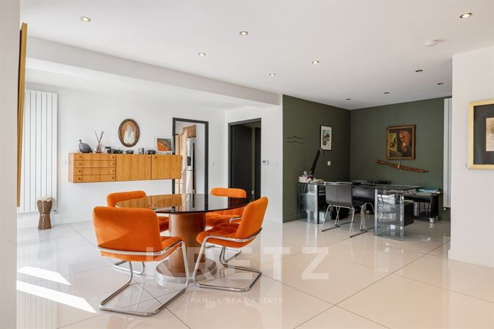 Image No.2-15 Bed House for sale