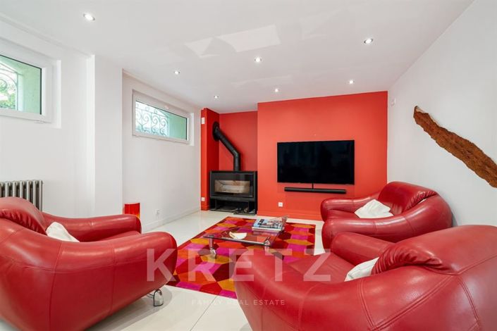 Image No.20-15 Bed House for sale