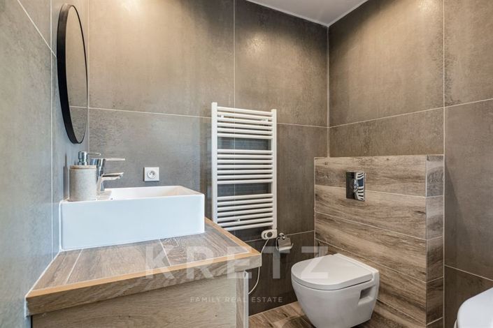 Image No.9-15 Bed House for sale