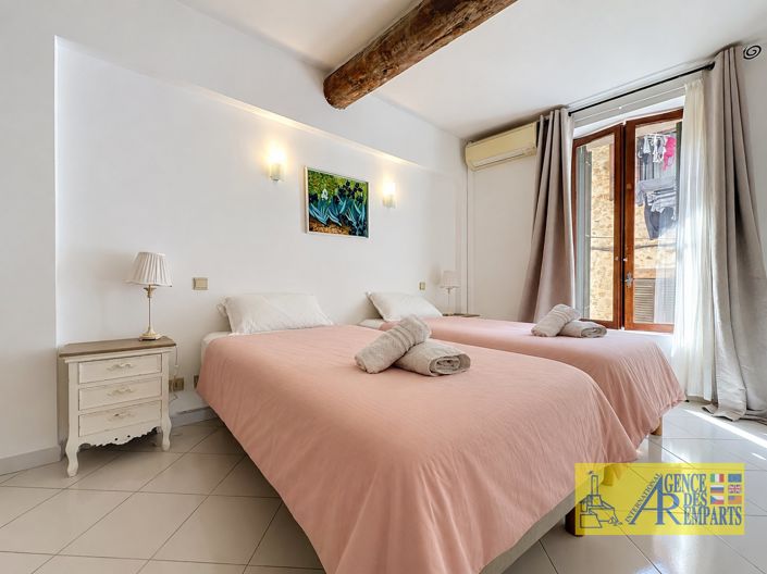 Image No.11-3 Bed House for sale