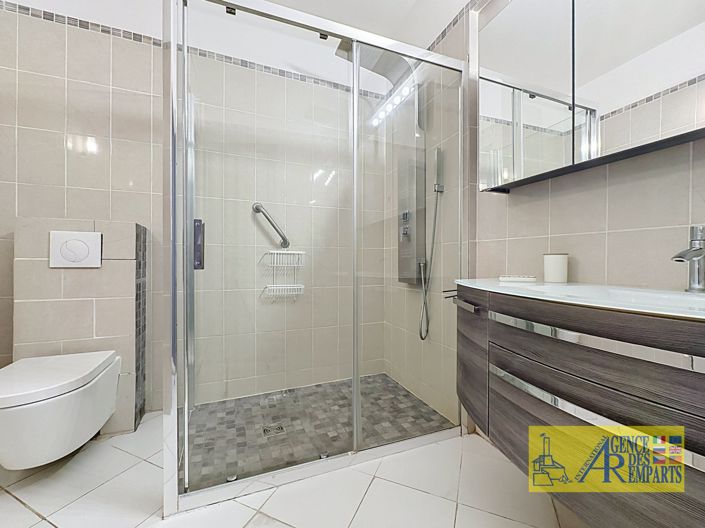 Image No.12-3 Bed House for sale