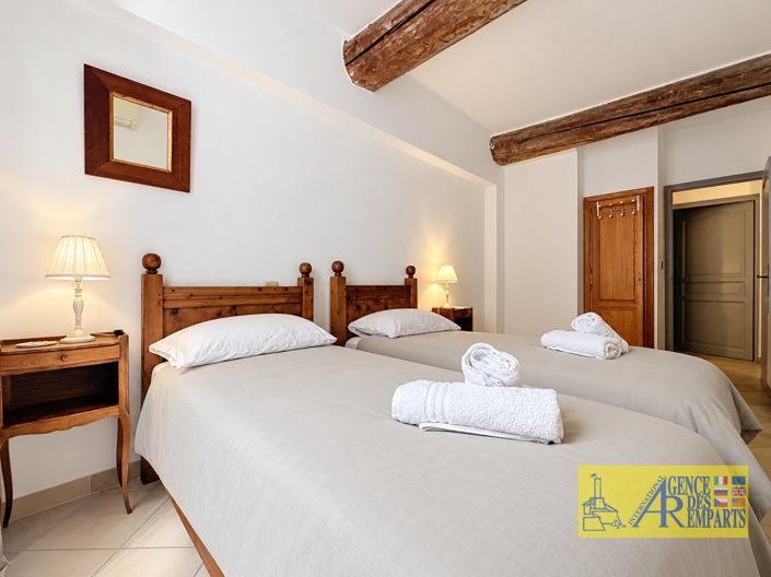 Image No.13-3 Bed House for sale