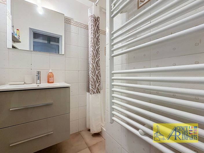 Image No.15-3 Bed House for sale